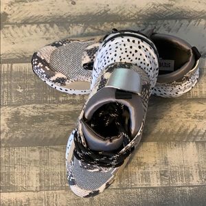 Steve Madden Sneakers